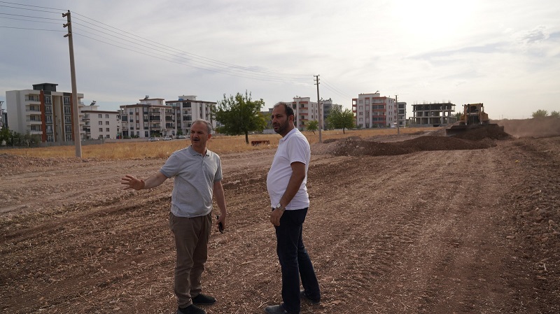 ADIYAMAN BELEDİYESİ ULAŞIMI RAHATLATMAK İÇİN ÇALIŞMALARINA DEVAM EDİYOR