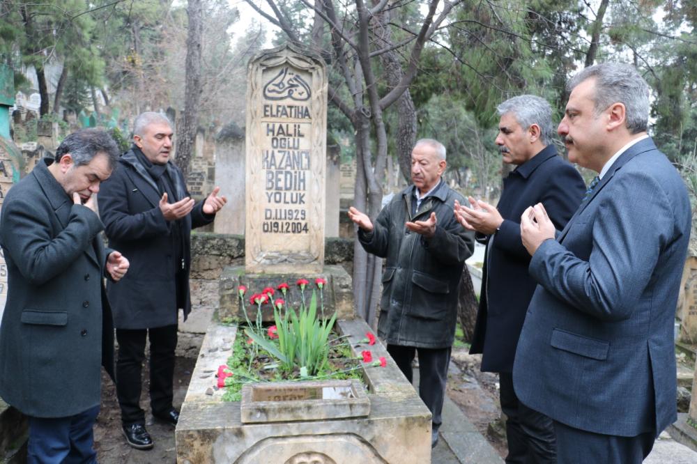 KAZANCI BEDİH KABRİ BAŞINDA DUALARLA ANILDI