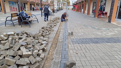 BELEDİYE EKİPLERİ ŞEHİR GENELİNDE TADİLAT ÇALIŞMALARINA DEVAM EDİYOR