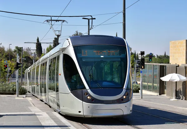 İstanbul'da Bir Kişi Tramvayın Altında Kalarak Hayatını Kaybetti