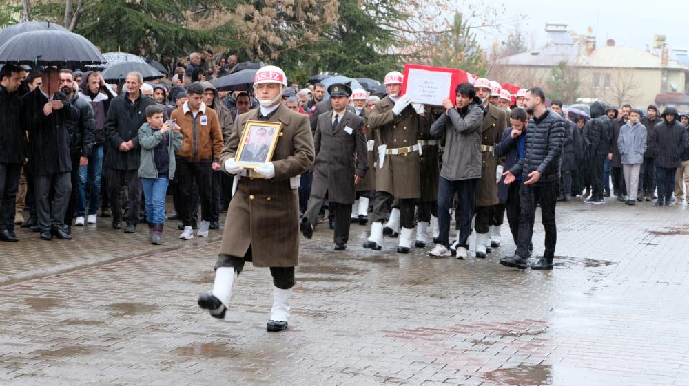 BİNGÖL'DE ŞEHİT TABİP TEĞMENİN CENAZESİ DEFNEDİLDİ