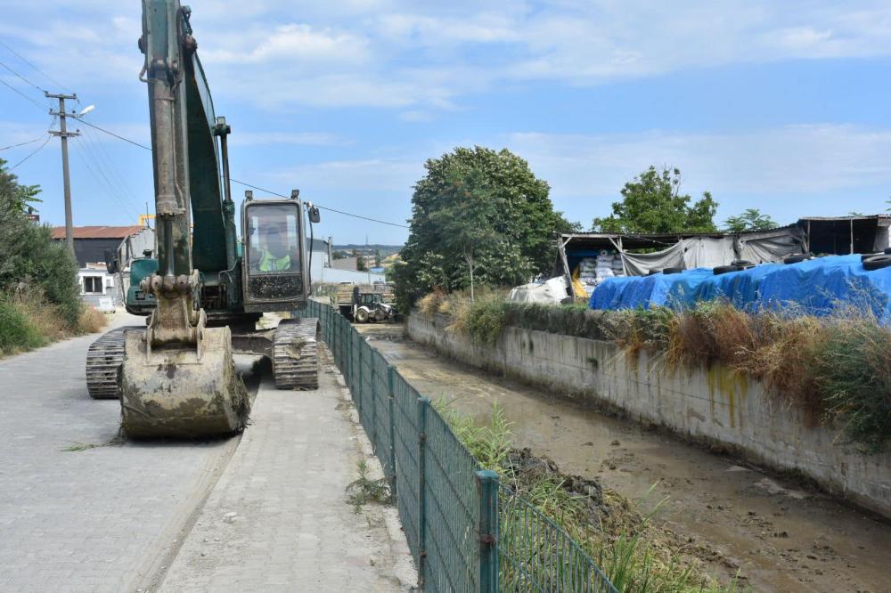 GELİBOLU'DAKİ  DERELERİN TEMİZLENME ÇALIŞMALARI BAŞLANDI