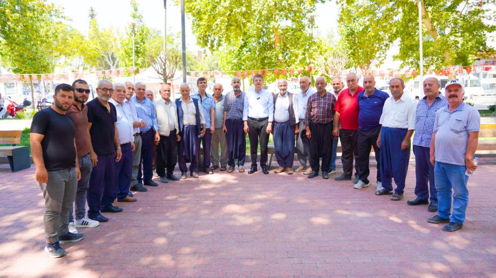 BAŞKAN TUTDERE’DEN EMEKLİLERE BÜYÜK MÜJDE! DEMOKRASİ PARKI’NA ‘EMEKLİ LOKANTASI VE ÇAY EVİ’ AÇILIYOR 