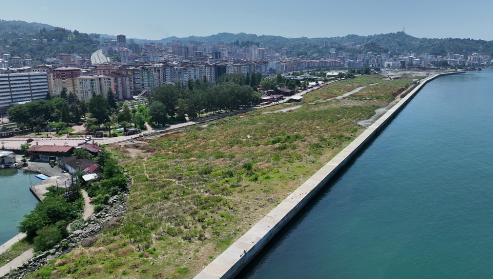 RİZE MİLLET BAHÇESİ’NDE ÜST YAPI ÇALIŞMALARI BAŞLADI