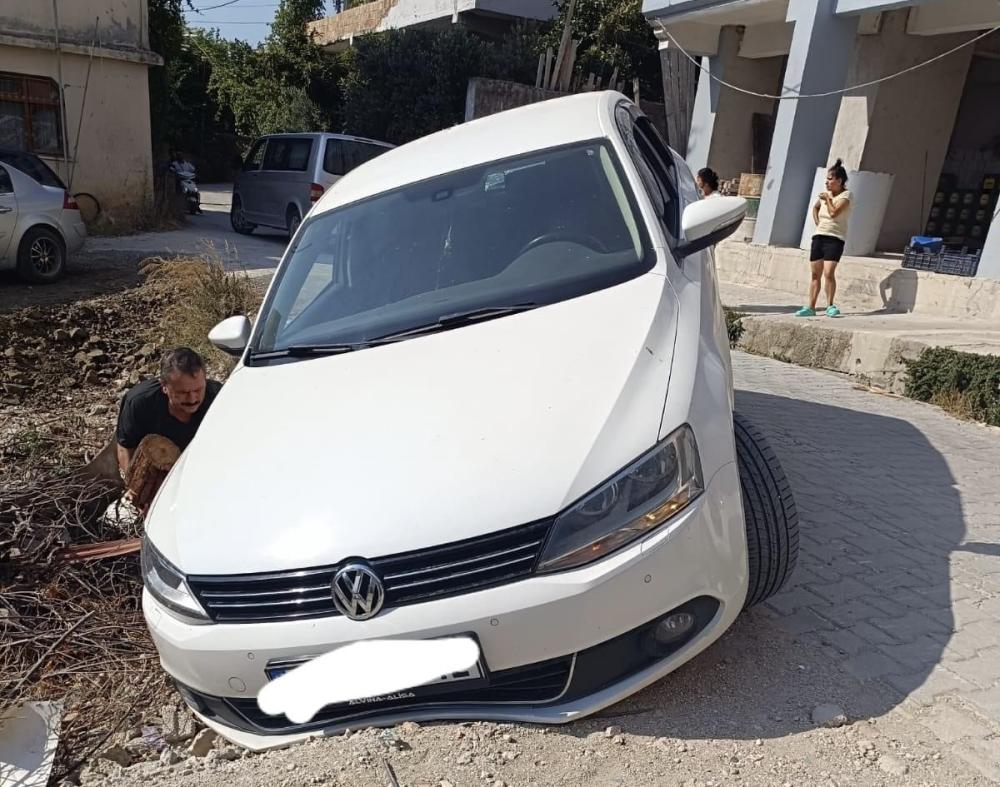 HATAY'DA BOZUK YOLLAR TEHLİKE SAÇIYOR