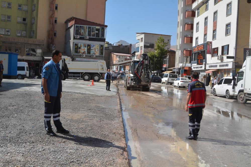 HAKKARİ'DE İŞPORTACILAR İÇİN YENİ DÜZENLEME: PAZAR YERLERİ KURULDU