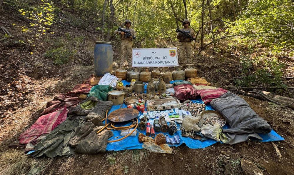 PKK/KCK SIĞINAĞINA OPERASYON: YAŞAM MALZEMELERİ ELE GEÇİRİLDİ