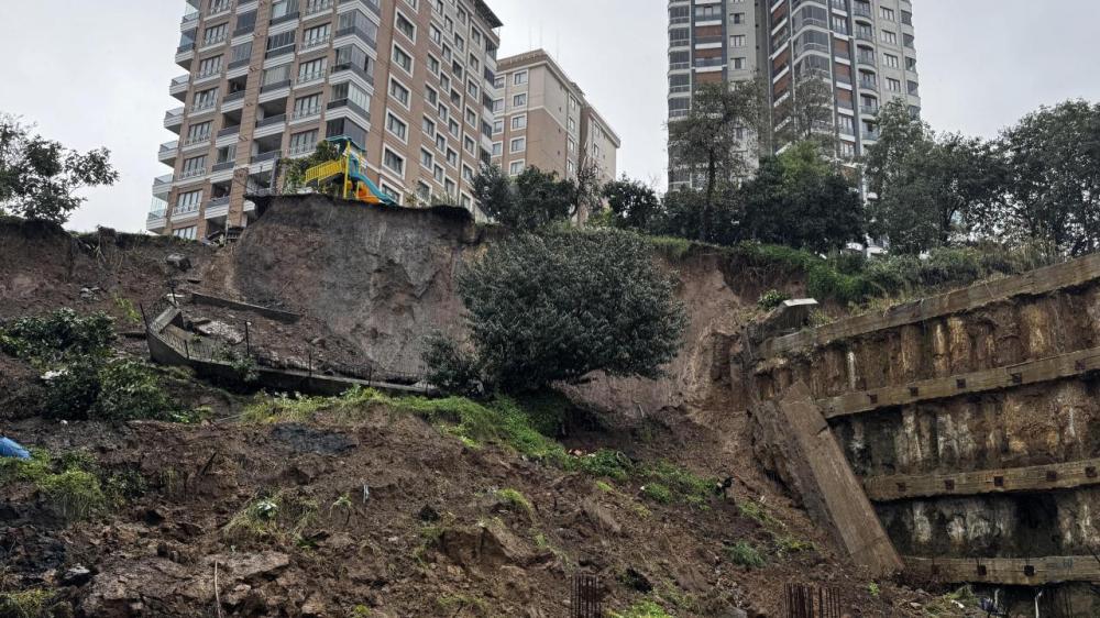 Rize'de Şiddetli Yağış Toprak Kaymasına Neden Oldu