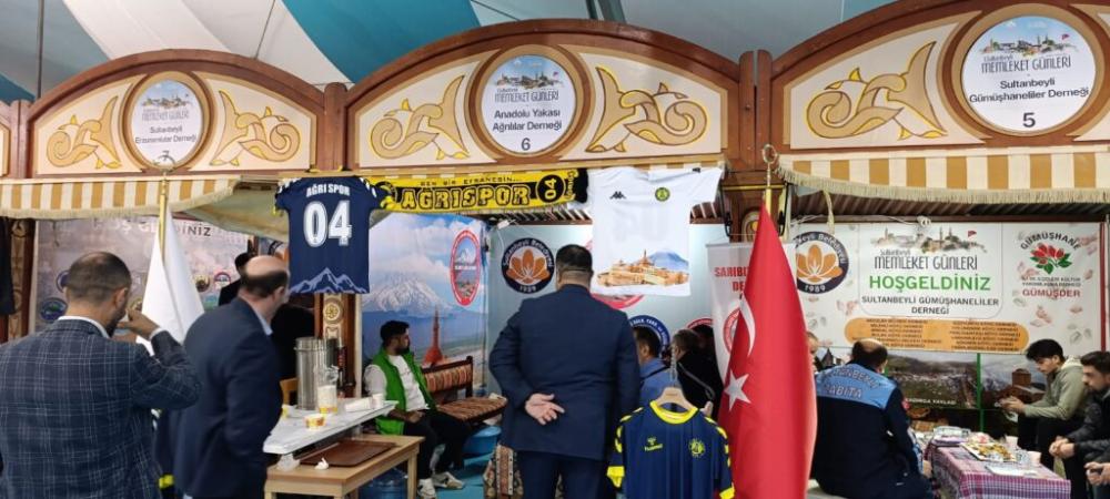 SULTANBEYLİ'DE MEMLEKET GÜNLERİ: AĞRILILAR'IN KÜLTÜREL MİRASI COŞKUYLA KUTLANDI