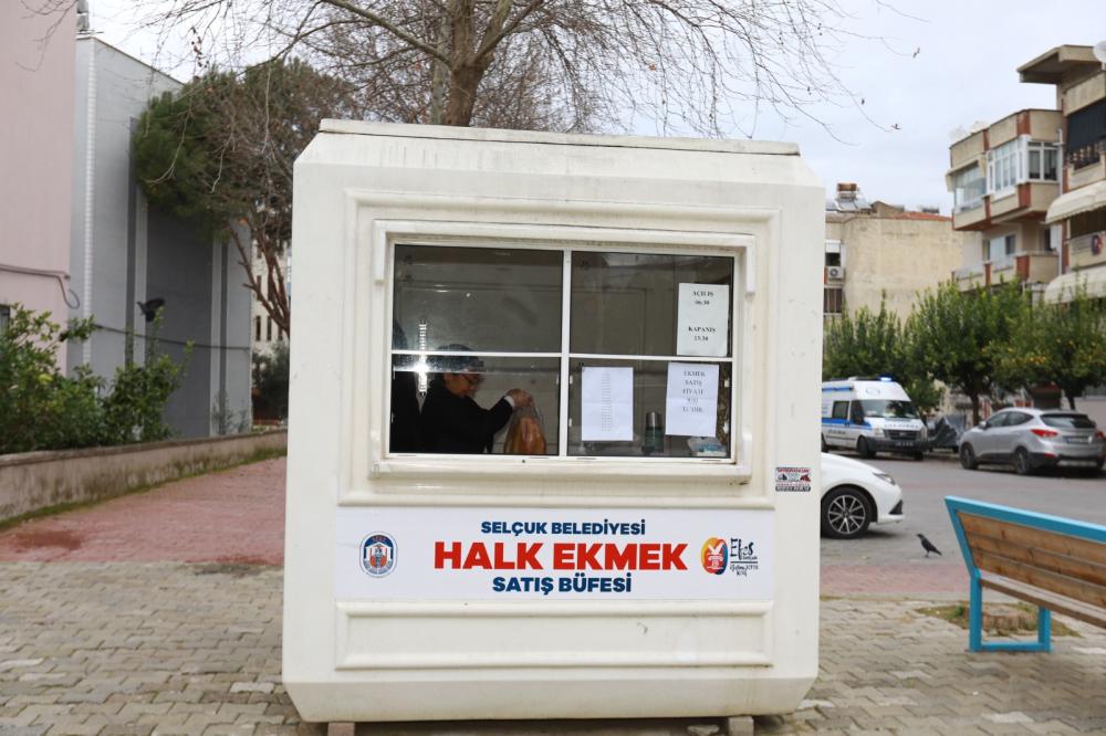 Efes Selçuk Halk Ekmek Büfeleriyle Esnaf ve Vatandaş Kazanıyor