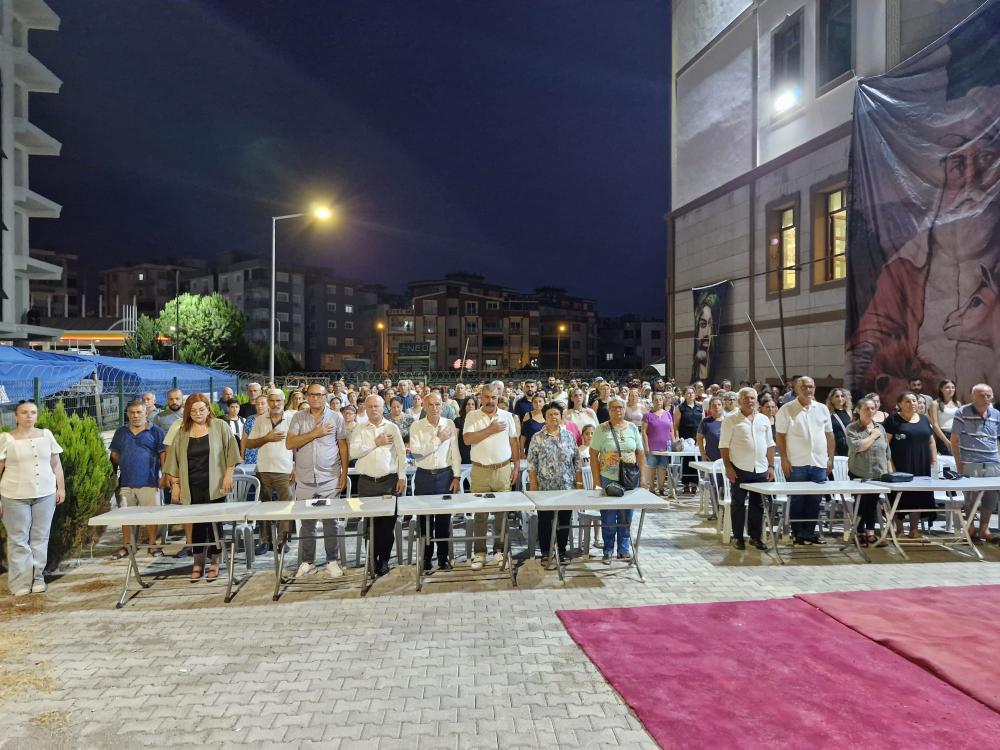 CEYHAN CEMEVİ’NDE AŞURE BULUŞMASI: BARIŞ, KARDEŞLİK VE DUALAR AYNI KAZANDA KAYNADI