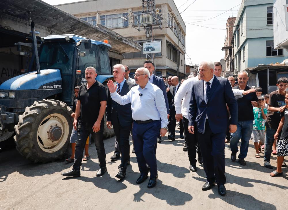 VALİ KÖŞGER YÜREĞİR’DE ESNAF VE VATANDAŞLARIMIZLA BULUŞTU