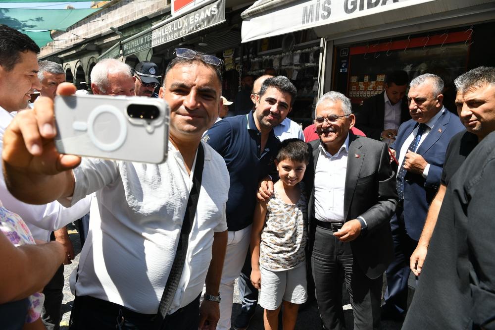 BAŞKAN BÜYÜKKILIÇ’TAN ESNAF VE VATANDAŞLA SAMİMİ BULUŞMA