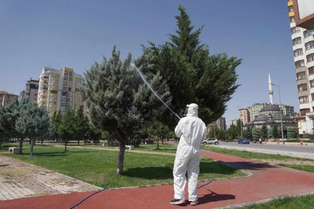 MELİKGAZİ’DE SİVRİSİNEK VE HAŞEREYLE YOĞUN MÜCADELE