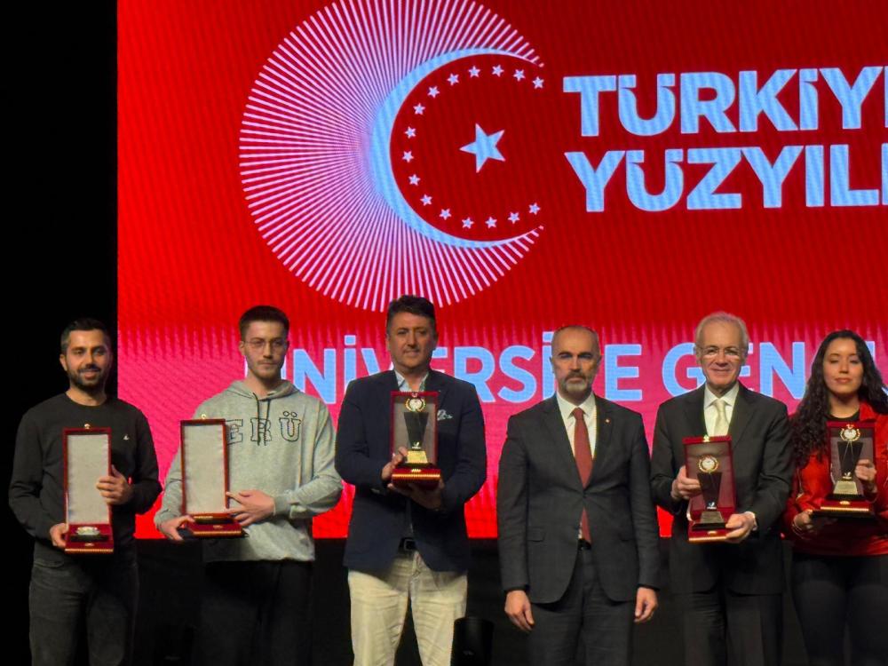 ERCİYES ÜNİVERSİTESİ’NE FISU’DAN ÜÇ ÖDÜL BİRDEN