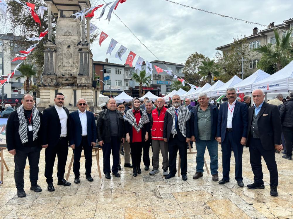 ÖNCEKİ DÖNEM MHP SANCAKTEPE İLÇE BAŞKANI ARZUKARAALİOĞLU, GAZZE İÇİN DÜZENLENEN YARDIM KERMESİNE KATILIM SAĞLADI