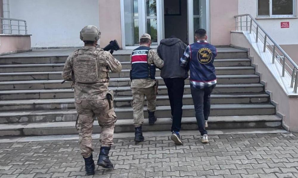 BİNGÖL’DE HIRSIZLIK SUÇUNDAN ARANAN ŞÜPHELİ YAKALANDI