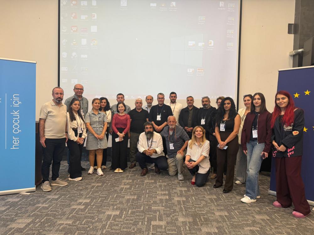 GAZETECİLER VE DİJİTAL İÇERİK ÜRETİCİLERİ ÇOCUK HAKLARI İÇİN DİYARBAKIR’DA BULUŞTU