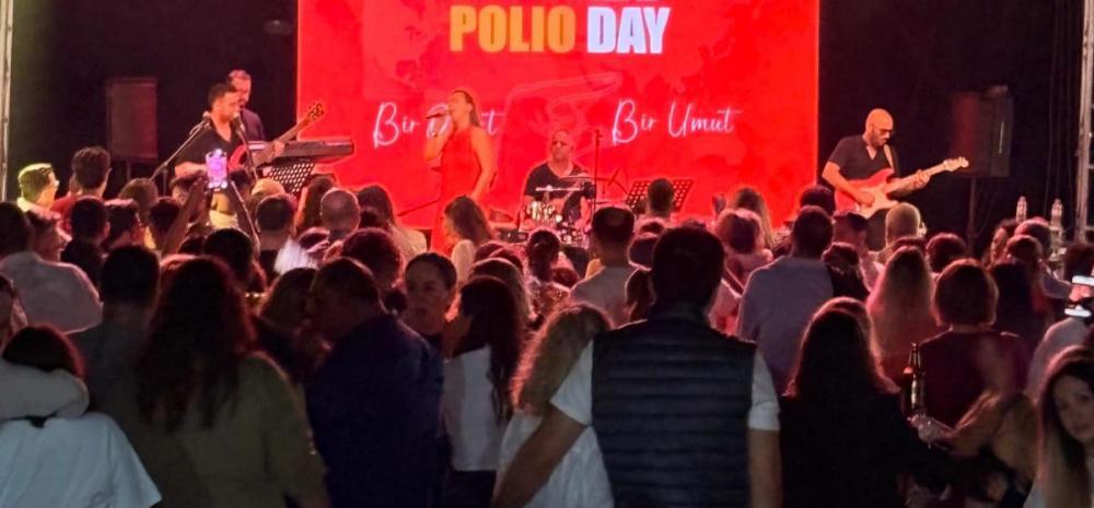 ÇOCUK FELCİ İLE MÜDELEYE DESTEK İÇİN ADANA\'DA GİZEM AKSOY KONSERİ DÜZENLENDİ