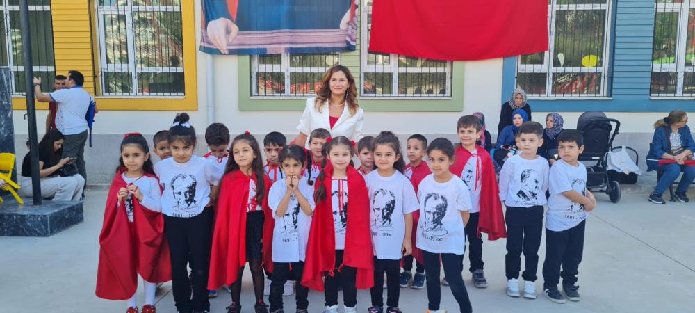 Adana\'da Cumhuriyet Coşkusunu Minikler Taçlandırdı