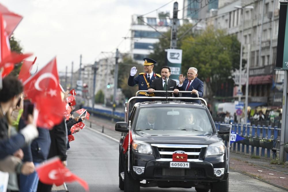 BAŞKAN BÜYÜKKILIÇ, CUMHURİYETİN 102. YILI COŞKUSUNA ORTAK OLDU
