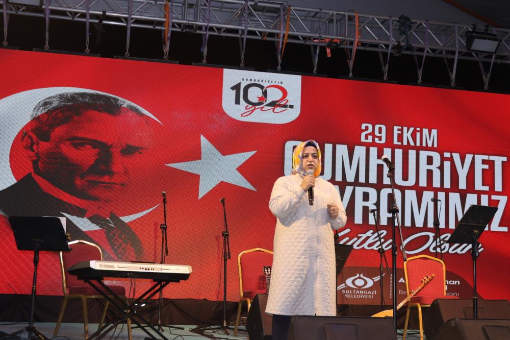 29 EKİM CUMHURİYET BAYRAMI SULTANGAZİDE ÇOSKUYLA KUTLANDI