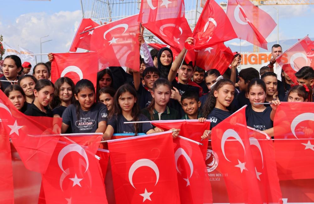 HATAY’DA CUMHURİYETİN 102. YILI COŞKUYLA KUTLANDI