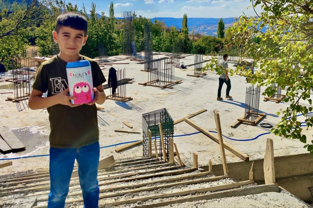 KÜÇÜK BİR KALPTEN BÜYÜK BİR İYİLİK: AHMET’TEN ÖRNEK DAVRANIŞ