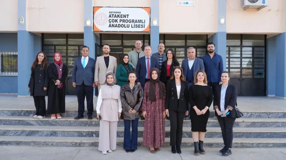 İL MİLLÎ EĞİTİM MÜDÜRÜ ALİ TOSUN, KARİYER GÜNLERİ’NDE ÖĞRENCİLERLE BULUŞTU