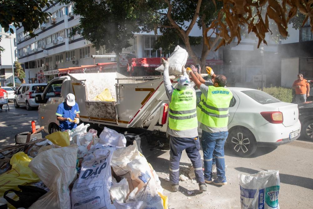 SEYHAN BELEDİYESİNDEN TEMİZLİK ATAĞI