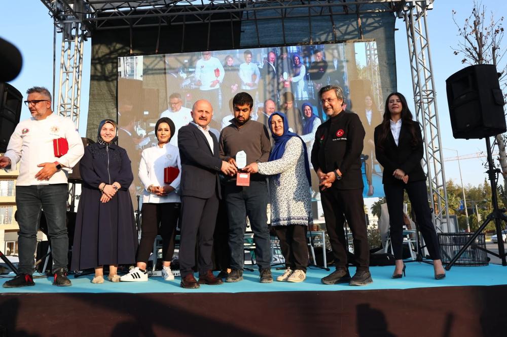 “ADIYAMAN MUTFAK FESTİVALİ”NDE BİRİNCİLERE ÖDÜLLERİ VERİLDİ
