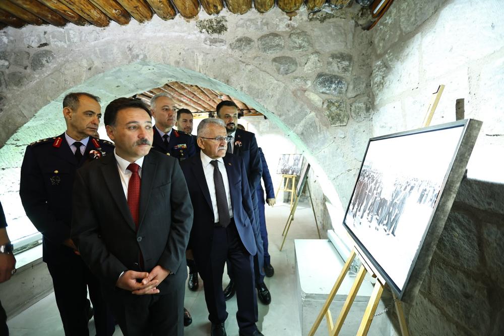 TÜRKİYE CUMHURİYETİ’NİN KURUCUSU MUSTAFA KEMAL ATATÜRK TÖRENLE ANILDI