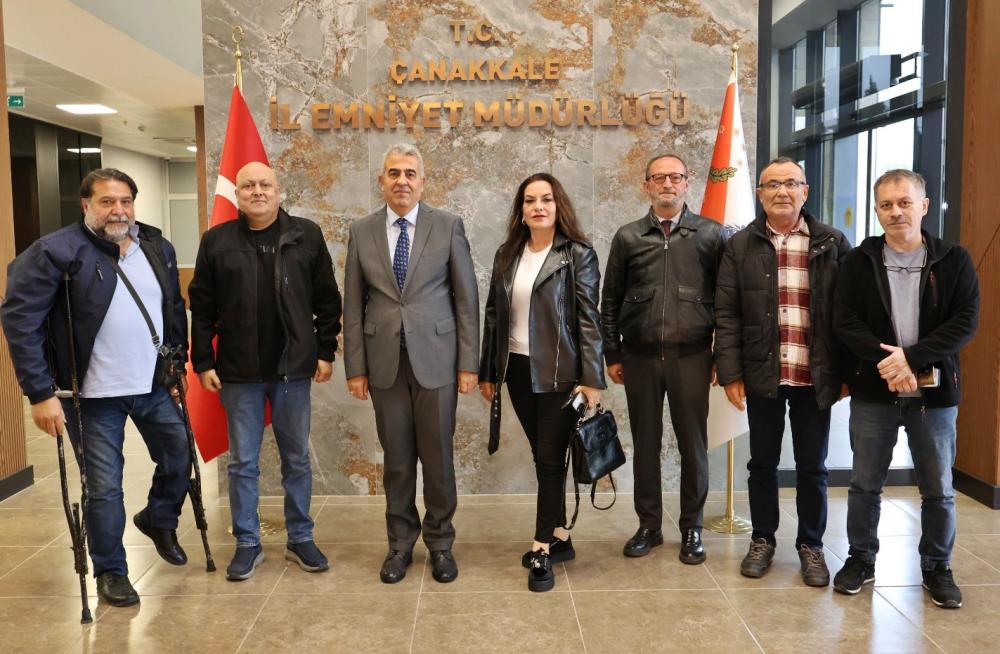 ÇANAKKALE İNTERNET GAZETECİLERİNDEN EMNİYET MÜDÜRÜNE ZİYARET