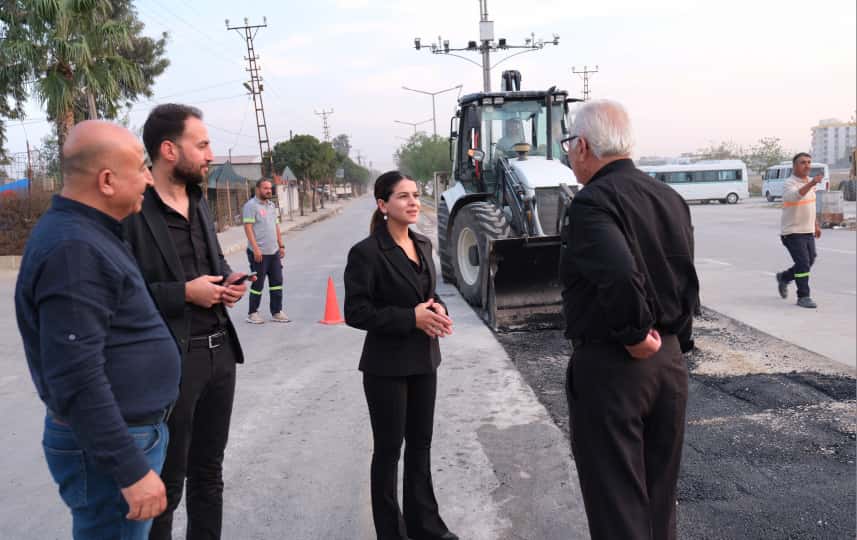 CEYHAN BELEDİYESİ’NDEN YOL ONARIM SEFERBERLİĞİ