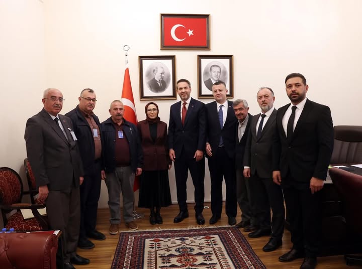 AK PARTİ İLÇE BAŞKANINDAN ENERJİ VE TABİ KAYNAKLAR BAKANINA ZİYARET: