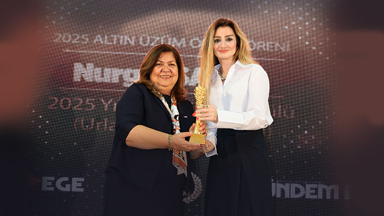 2025 İYİLİK ELÇİSİ ÖDÜLÜ KIZILAY BAŞKANINA