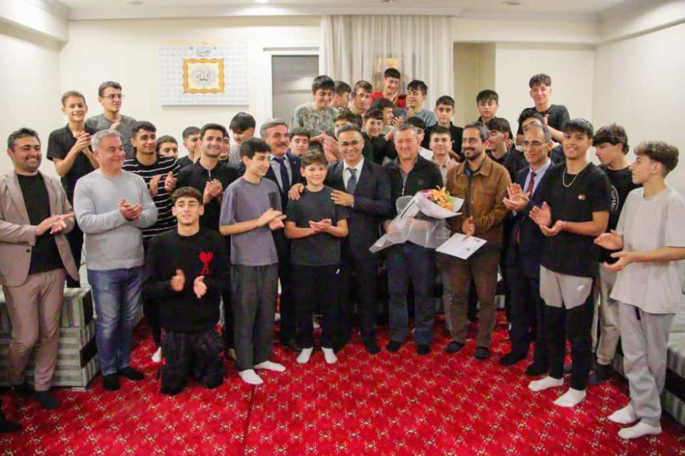 İZMİR İL MİLLÎ EĞİTİM MÜDÜRÜ DR. ÖMER YAHŞİ’DEN ŞEHİT PROF. DR. İLHAN VARANK AİHL PANSİYONUNA ZİYARET