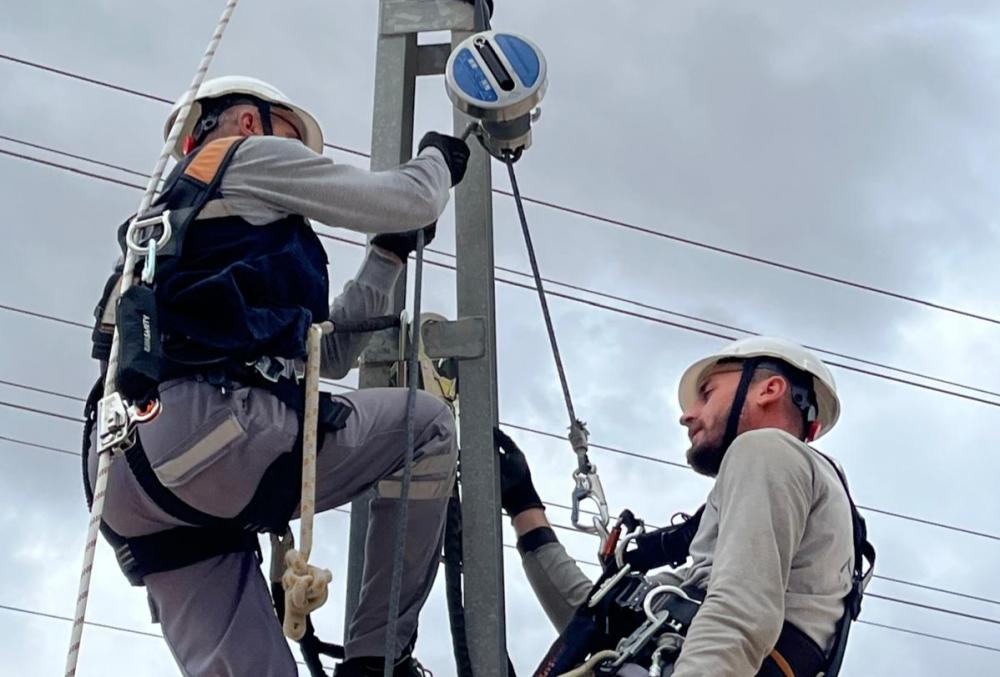 AKEDAŞ SAHA ÇALIŞANLARINA “YÜKSEKTE GÜVENDE ÇALIŞMA” EĞİTİMİ VERDİ