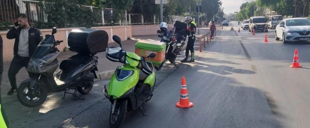 ADANA’DA KALDIRIM İŞGALİNE GEÇİT YOK: 56 MOTOSİKLETE CEZA VE TRAFİKTEN MEN!