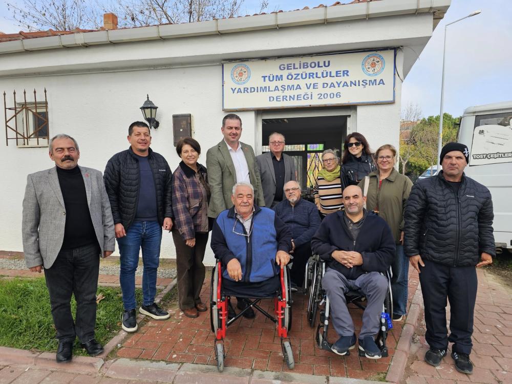 CHP İLÇE BAŞKANI ENGİN COŞKUN’DAN, ENGELLİLER DERNEĞİ BAŞKANI BABASINA ANLAMLI ZİYARET..