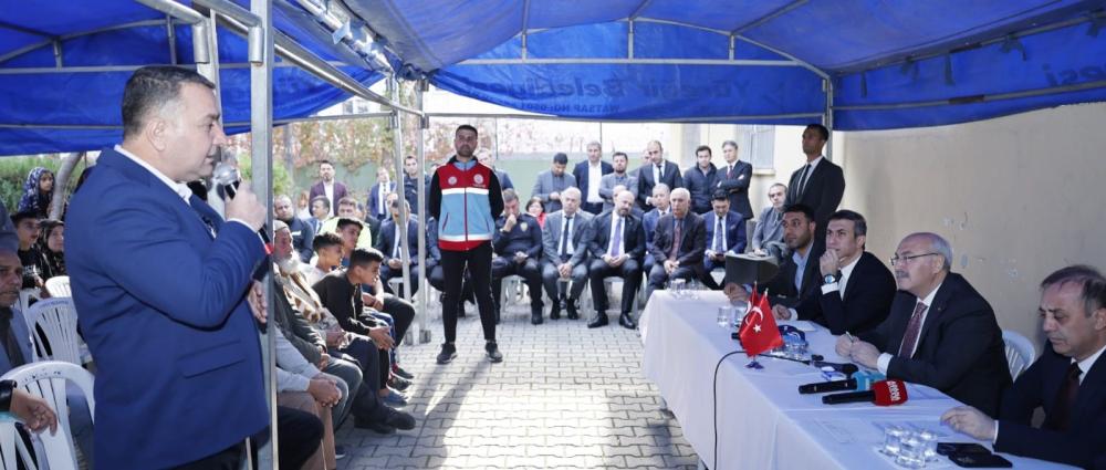 VALİ KÖŞGER 19 MAYIS MAHALLESİ’NDE: “BU ŞEHRİ HEP BİRLİKTE DAHA GÜVENLİ VE YAŞANABİLİR YAPACAĞIZ”