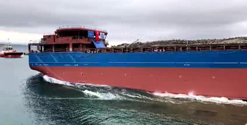 Gelibolu’da 7 bin grostonluk gemi denize indirildi