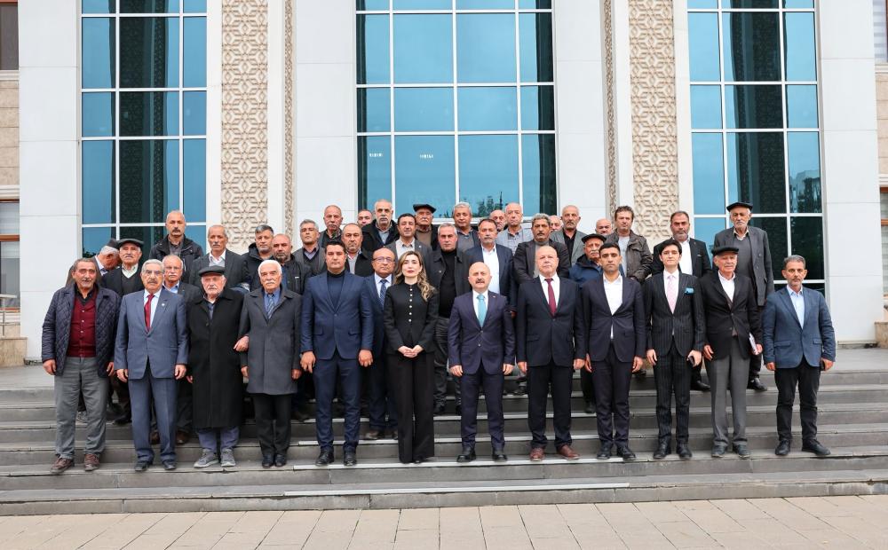 Vali Varol, Alevi Kanaat Önderleri ve Cemevi Başkanlarıyla Bir Araya Geldi