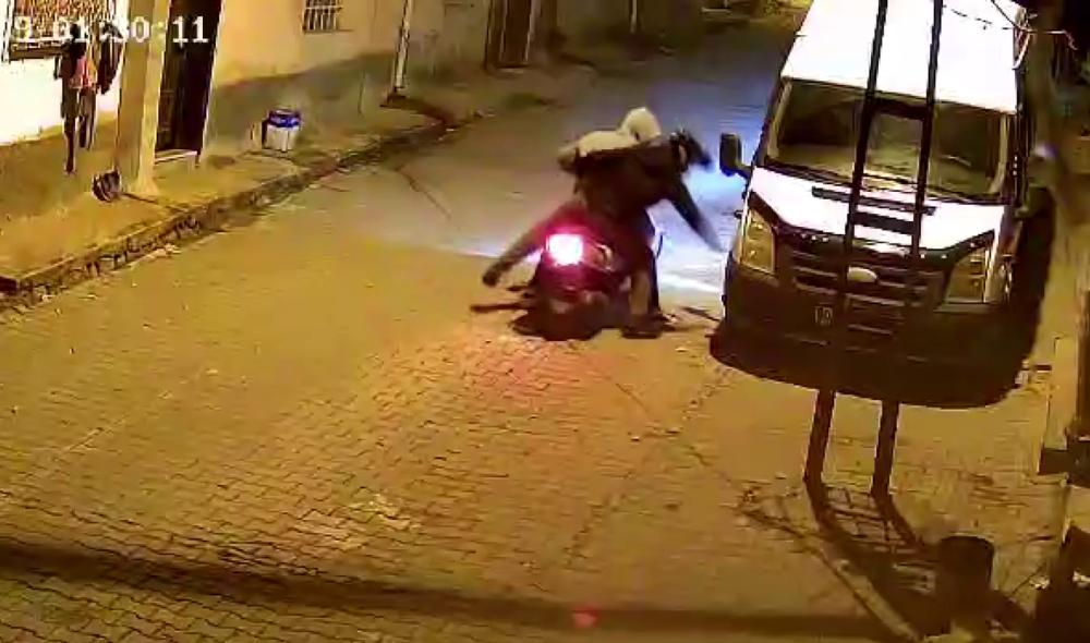 BEYPAZARI İLÇESİNDE 17 ARACIN LASTİĞİNİ KESENLER TESPİT EDİLDİ: