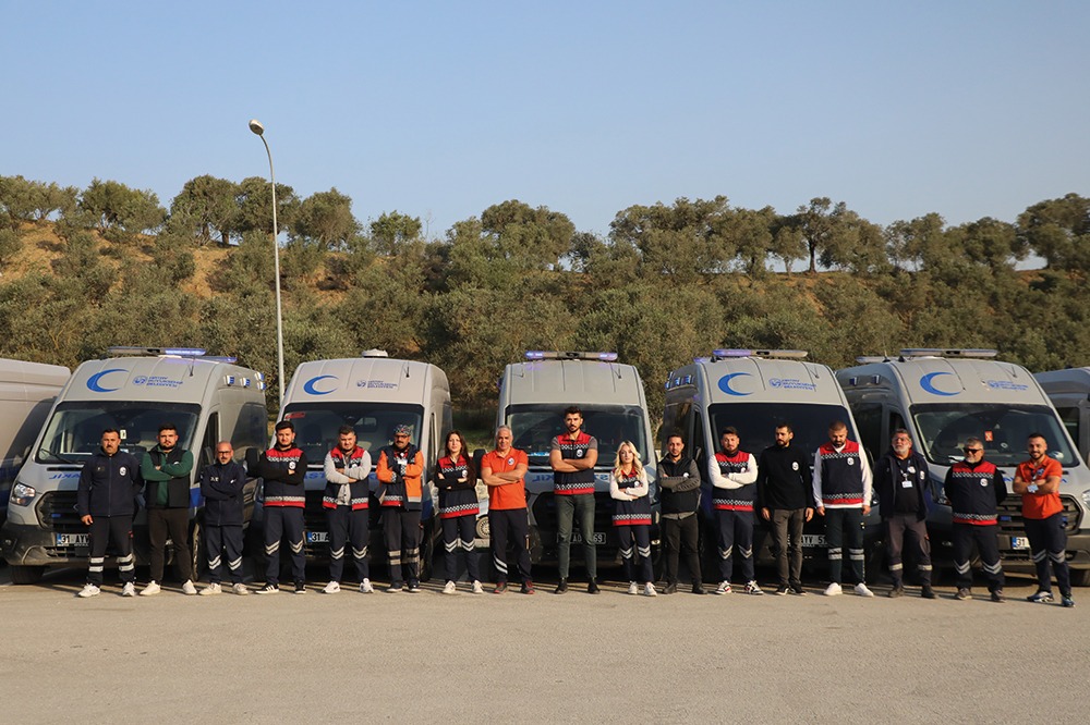 HBB, GÜÇLENDİRDİĞİ FİLOSUYLA HASTA NAKİL HİZMETİNE DEVAM EDİYOR