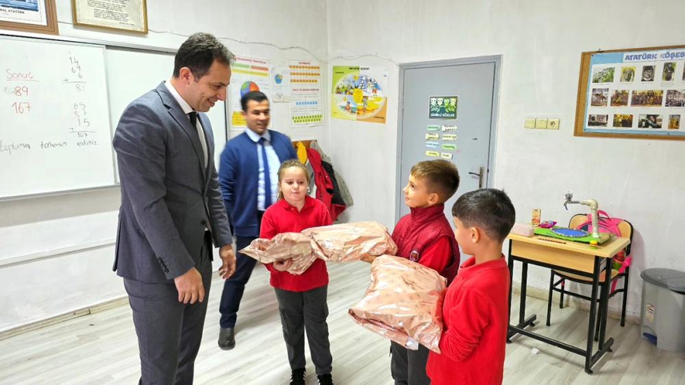 Gelibolu'da “Minik Ellere, Büyük Sevinç: Kurs Hediyeleri Öğrencilere Ulaştı”