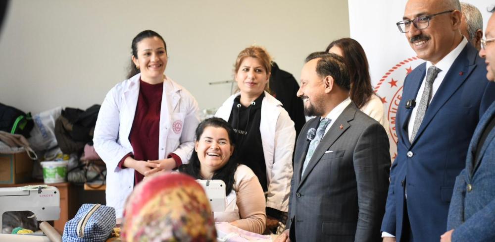 SARIÇAM BELEDİYESİ\'NİN AİLE YILINDA “ATIKTAN SANATA” PROJESİNE YOĞUN İLGİ