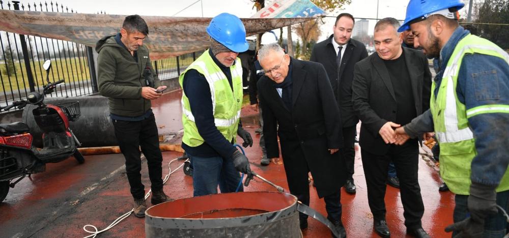 BAŞKAN BÜYÜKKILIÇ, KARTAL KATLI KAVŞAĞI PROJESİ HAZIRLIKLARINDAN 40 MİLYON TL’LİK YAĞMUR SUYU YATIRIMINI İNCELEDİ