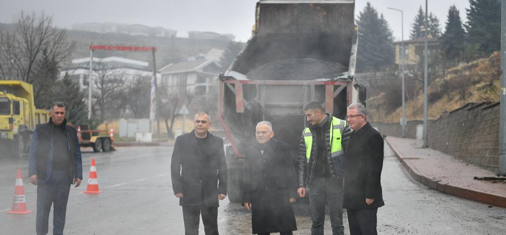 BAŞKAN BÜYÜKKILIÇ, TALAS’TA ALTYAPI VE ÜSTYAPI ÇALIŞMALARINI YERİNDE İNCELEDİ