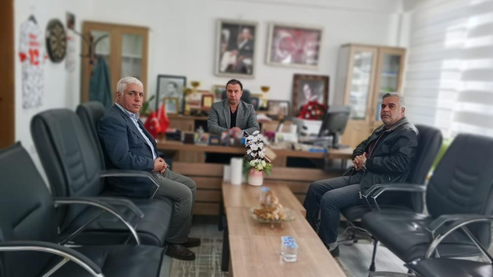 Adıyaman Ekspres Haber Yöneticileri Hakan Leblebici’yi Ziyaret Etti.